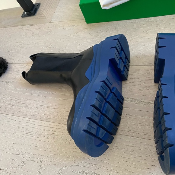 Bottega Veneta Tire Boots - Picture 4 of 8